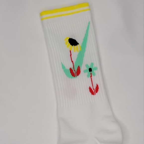 NIKE---Nice set of 3 pair of Nike socks - Picture 5 of 6